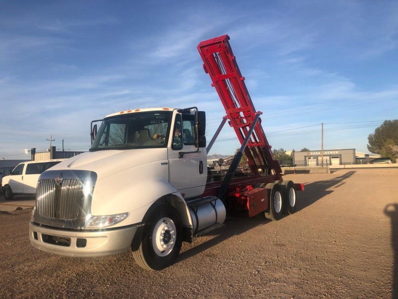 Camion roll off 2 ejes